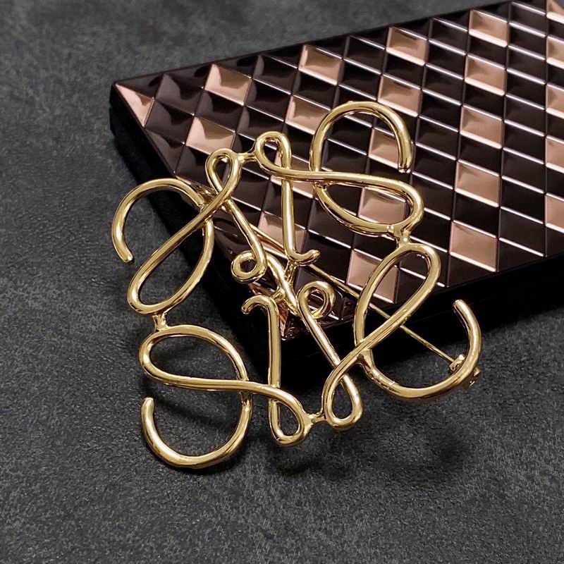 Loewe brooch 03lyx18 (11)